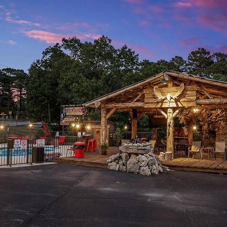Stonegate Lodge 2 Queen Beds Wifi 50In Roku Tv Salt Water Pool Room #105 Юрика Спрингс Экстерьер фото