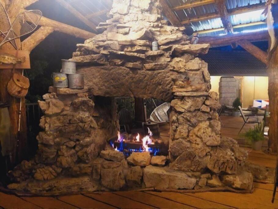 Stonegate Lodge 2 Queen Beds Wifi 50In Roku Tv Salt Water Pool Room #105 Юрика Спрингс Экстерьер фото